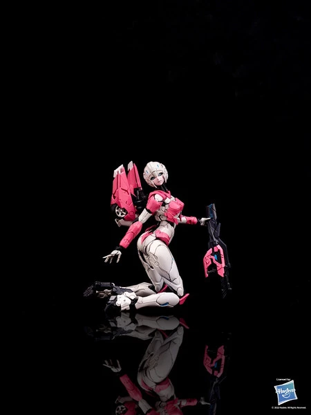 FLAME TOYS Arcee Transformers Furai Model Kit 6 FLAME TOYS Arcee Transformers Furai Model Kit - Image 4