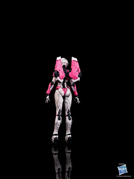 FLAME TOYS Arcee Transformers Furai Model Kit 8 FLAME TOYS Arcee Transformers Furai Model Kit - Image 6